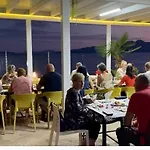 Kalemi's Beachside 3* Sarandë