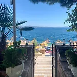 호텔 Kalemi's Beachside Sarandë