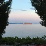 호텔 Kalemi's Beachside