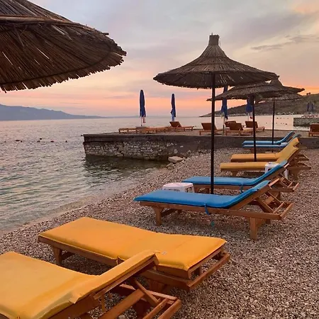 Hotel Kalemi's Beachside