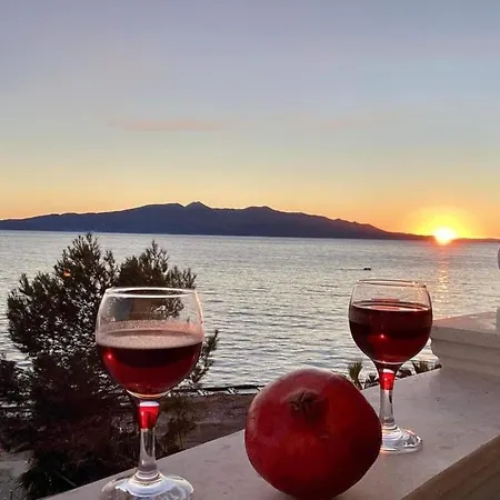 Kalemi's Beachside Hotel Sarande