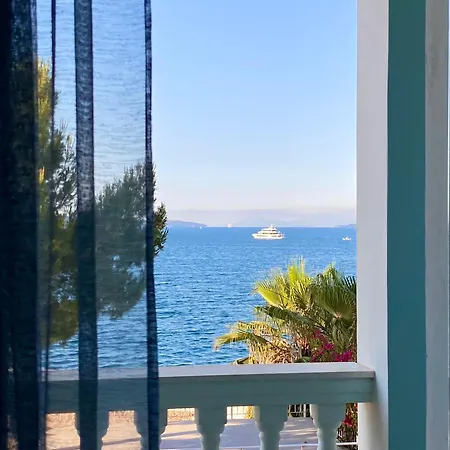 Kalemi's Beachside Otel Saranda