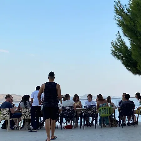 Kalemi's Beachside Sarandë