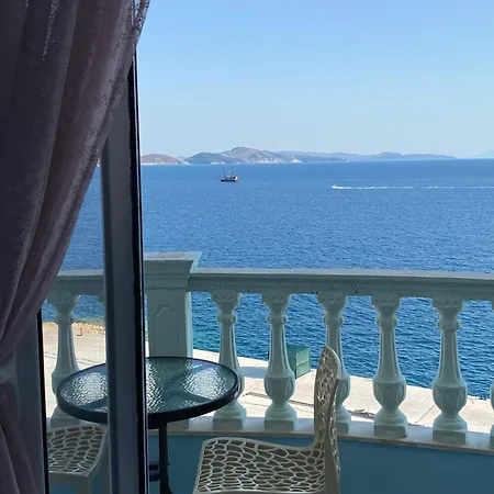 Kalemi's Beachside 3* Sarandë