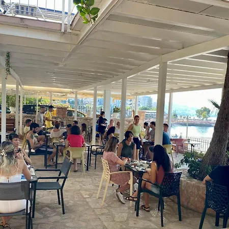 Hotel Kalemi's Beachside