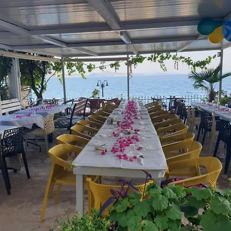 Hotel Kalemi's Beachside 3*