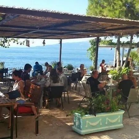 Kalemi's Beachside Hotel 3*