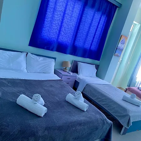 فندق Kalemi's Beachside