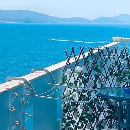 فندق Kalemi's Beachside