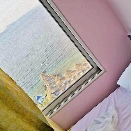 Kalemi's Beachside ساراندا