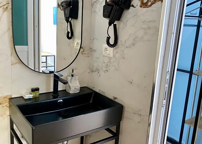 Kalemi's Beachside 3*