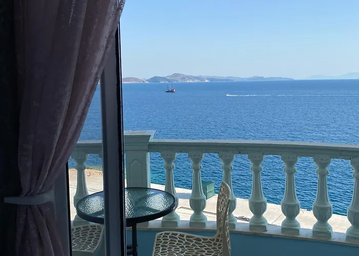 Kalemi's Beachside 3* Sarande