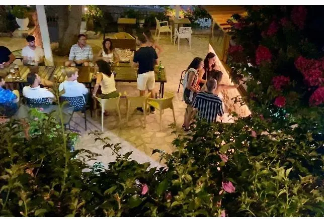 Hotel Kalemi's Beachside