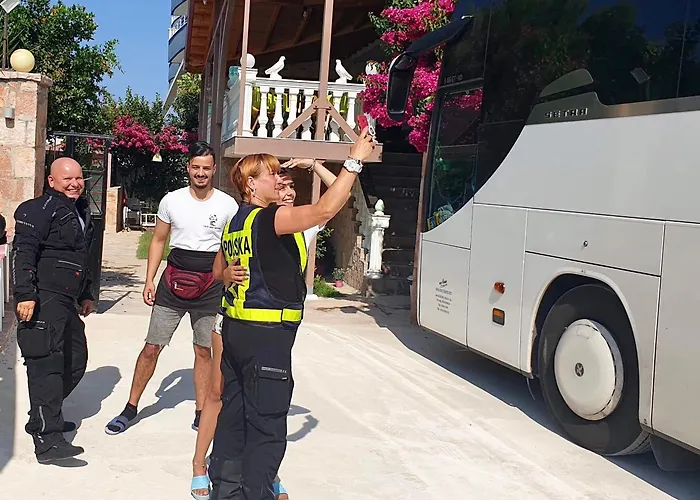 Kalemi's Beachside 3*