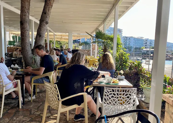 Kalemi's Beachside 3* Sarandë